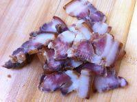 家常菜芹菜炒腊肉做法图解2)