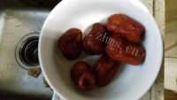 美味的银耳雪梨红枣汤做法图解5)