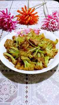 营养丰富肉片炒菜花