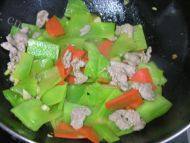 「自创」莴笋炒肉片