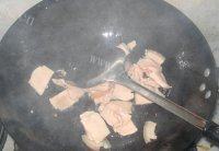 美味的青蒜回锅肉做法图解9)
