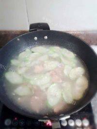 家常菜丝瓜肉片汤做法图解5)