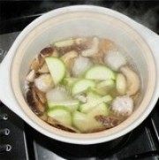 美味的蔬菜丸子汤做法图解4)