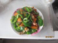 家常菜胡萝卜炒青椒