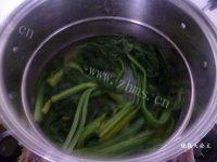 诱人的菠菜蛋饼做法图解3)