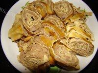自己做的干豆腐肉卷