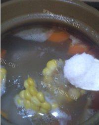 胡萝卜玉米骨头汤