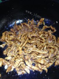 豆芽肉丝炒饼做法图解7)