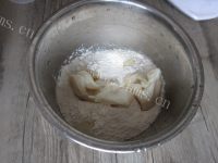 口感丰富的红豆沙酥饼做法图解2)