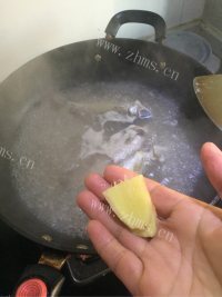 美味鲫鱼山药汤做法图解7)