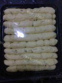 美味的红枣葡萄干排包做法图解1)