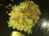 美味的酱油炒饭做法图解6)