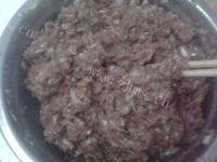 回味无穷的牛肉大葱水饺做法图解4)