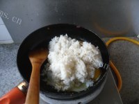 喷香的火腿蛋炒饭做法图解8)