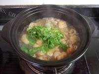 自制牛骨粉丝油豆腐煲做法图解11)