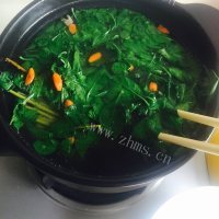 枸杞叶排骨汤做法图解9)