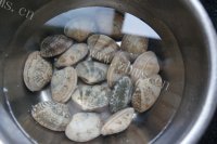 美味的花蛤水蒸蛋做法图解1)