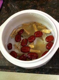 美味炖鱼头汤做法图解6)