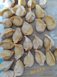 漂亮的橙色饺子做法图解8)