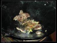 荷兰豆炒腊肠做法图解4)