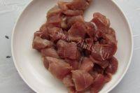 「DIY」黄瓜炒肉片做法图解2)