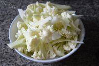 家常菜炒花菜做法图解2)
