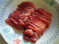 简易的腐竹炒肉片做法图解2)