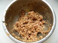 美味的莲藕猪肉饺子做法图解5)