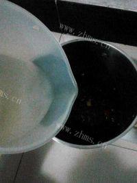 美味早餐三黑豆浆做法图解5)