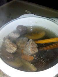 诱人的羊肉煲蘑菇做法图解10)