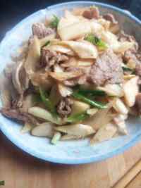 家常菜茭白炒肉片