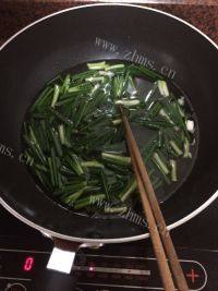 美味的椒盐烧饼做法图解3)