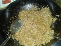 简易的猪肉芹菜水饺做法图解4)