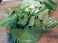 家常菜青菜肉丸汤做法图解2)