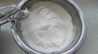 喷香的原味戚风蛋糕做法图解14)