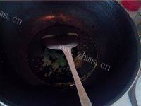 下酒菜油炸花生米做法图解3)