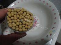 易做的核桃豆浆做法图解1)