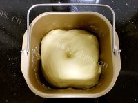 自制肉松面包卷做法图解4)