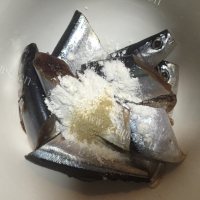 家常菜红烧秋刀鱼做法图解2)