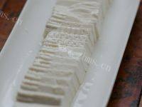 「DIY」皮蛋豆腐做法图解6)