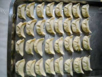 快捷韩式辣白菜牛肉煎饺做法图解7)