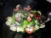 香菇炒青菜做法图解6)