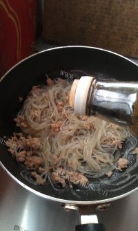 家常菜肉末粉丝做法图解8)