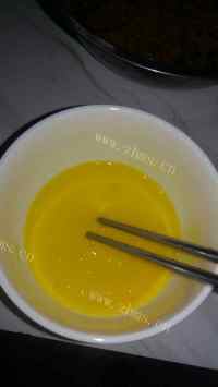 美味的虾皮蒸蛋做法图解2)