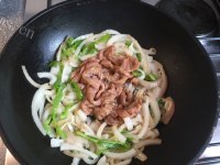 好吃的洋葱猪柳做法图解7)
