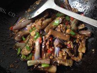 芳香四溢的肉末茄子做法图解10)