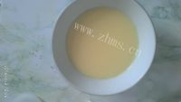 美味的牛奶炖鸡蛋做法图解3)