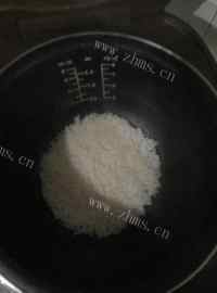 美味的黑椒牛肉粒焗饭做法图解2)