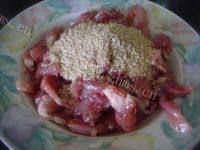 家常菜土豆粉蒸肉做法图解4)