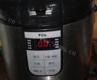 咸咸的排骨菜干粥做法图解4)